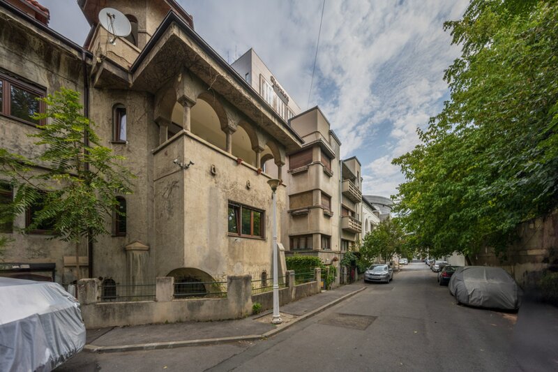 Piata Lahovari, vila reprezentativa pentru birouri, 425 mp.