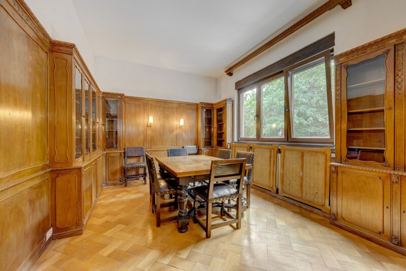 Piata Lahovari, vila reprezentativa pentru birouri, 425 mp.
