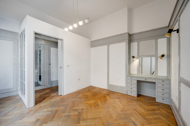 Piata Lahovari, vila reprezentativa pentru birouri, 425 mp.
